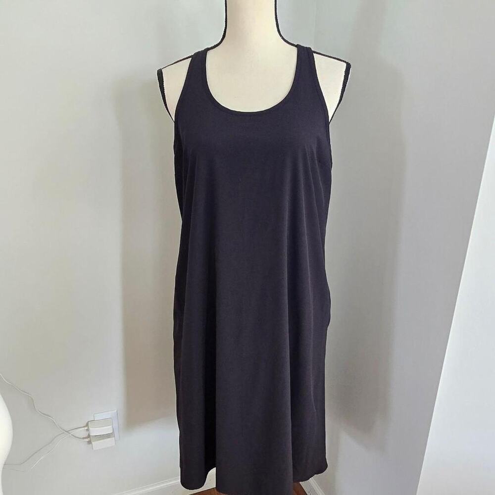 athleta sleeveless lightweight travel dress medium black
Pockets